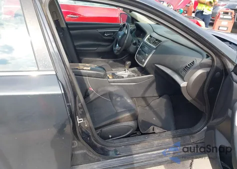 2016 Nissan Altima 2.5 z USA, uszkodzony, nr VIN 1N4AL3AP4GC199755